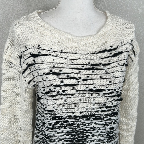 Sun & Shadow Black & White Knit Crewneck Long Sleeve Sweater Size Small New! - Picture 2 of 8
